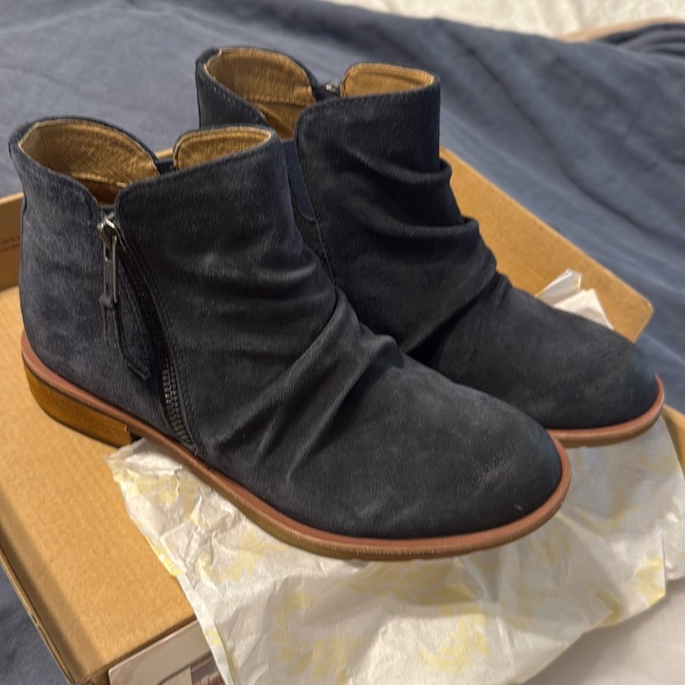 Sofft Bassett Blue Suede
